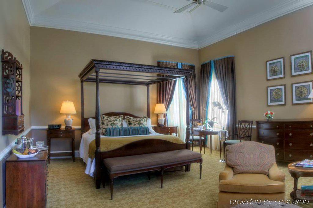 Woodlands Mansion Hotel Summerville Room photo